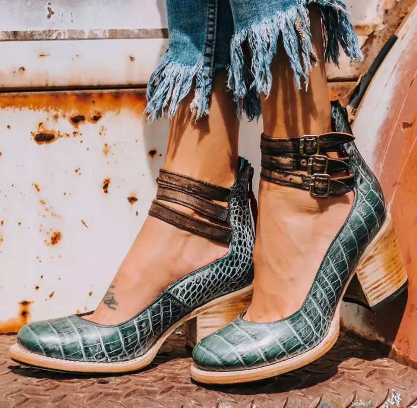 Timeless Vintage Leather Pumps