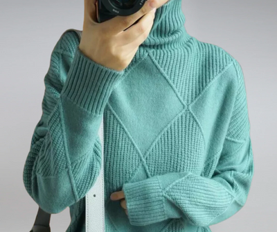 Bella - Cozy Turtleneck Sweater